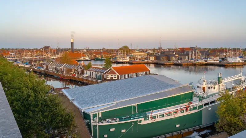 Aggregaat aansluiten boot aan wal bij stroomstoring