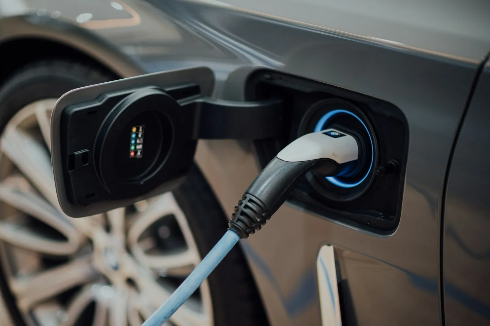 Noodstroom elektrische auto opladen stroomstoring