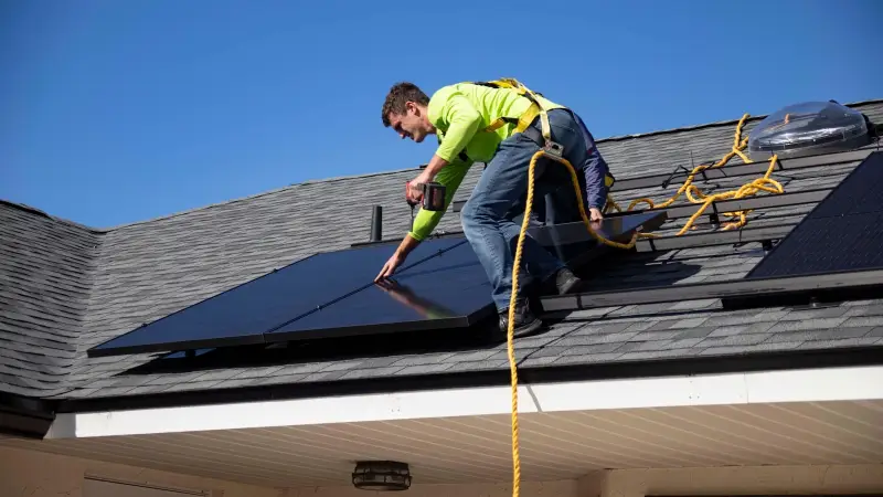 Noodstroom omvormer zonnepanelen bij stroomstoring