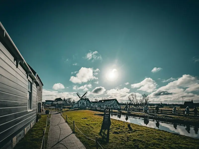 Noodstroom tiny house Noord-Holland: off-grid & net