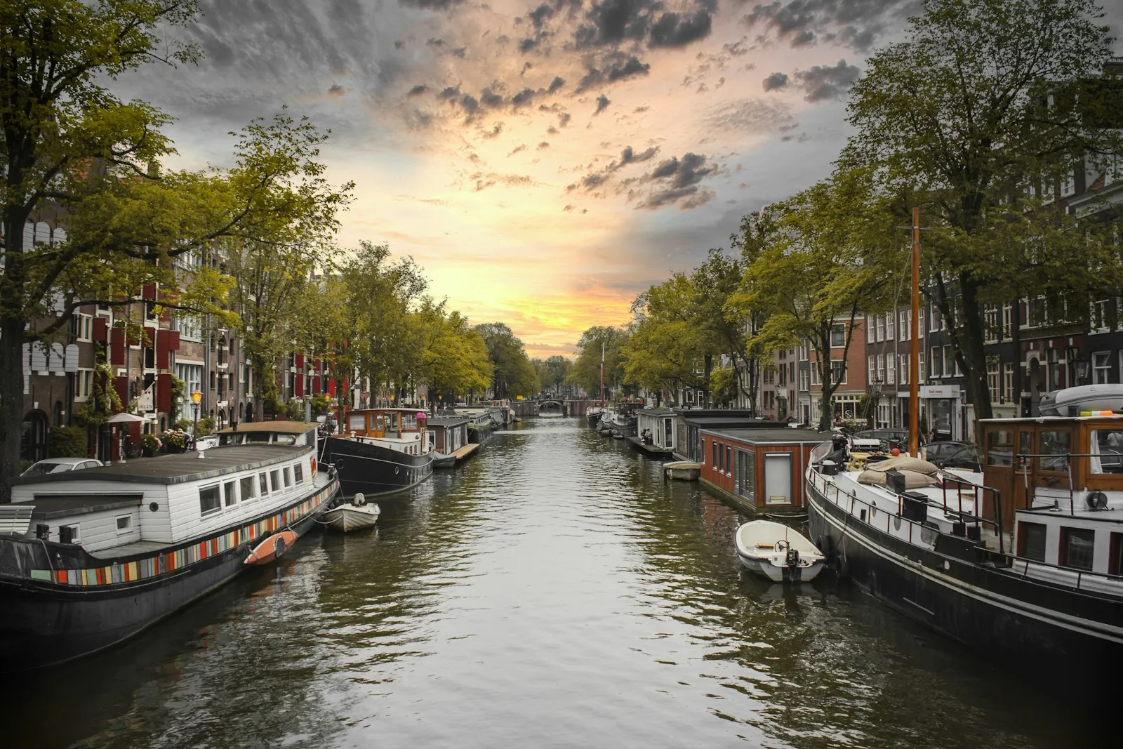Noodstroom woonboot Noord-Holland: eisen & kosten