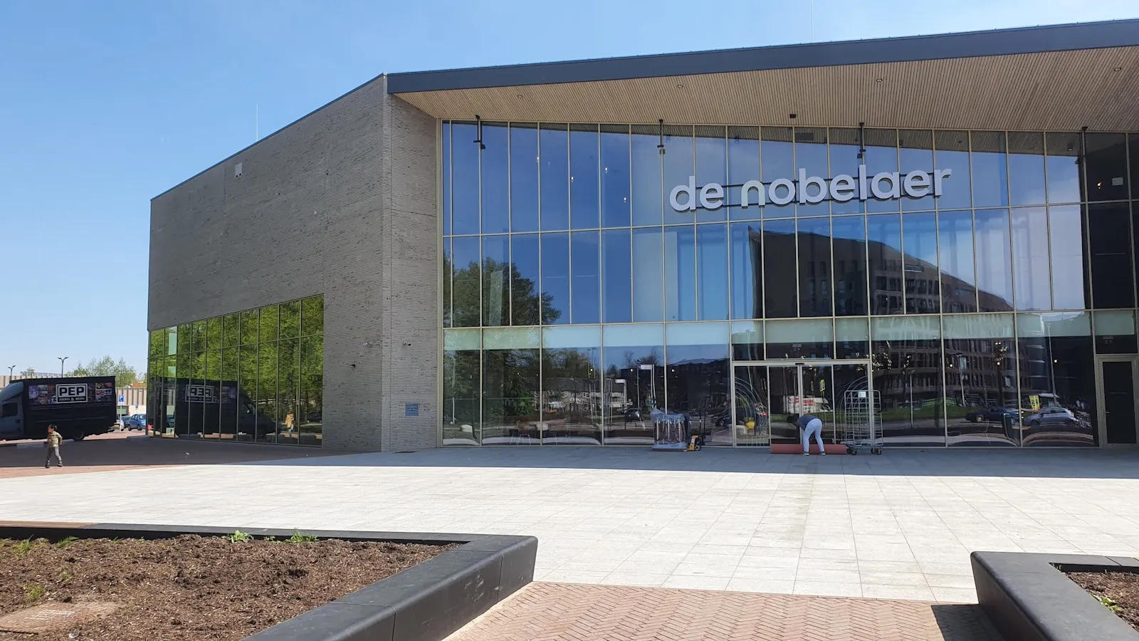 Noodstroom zwembad Noord-Holland: eisen & kosten